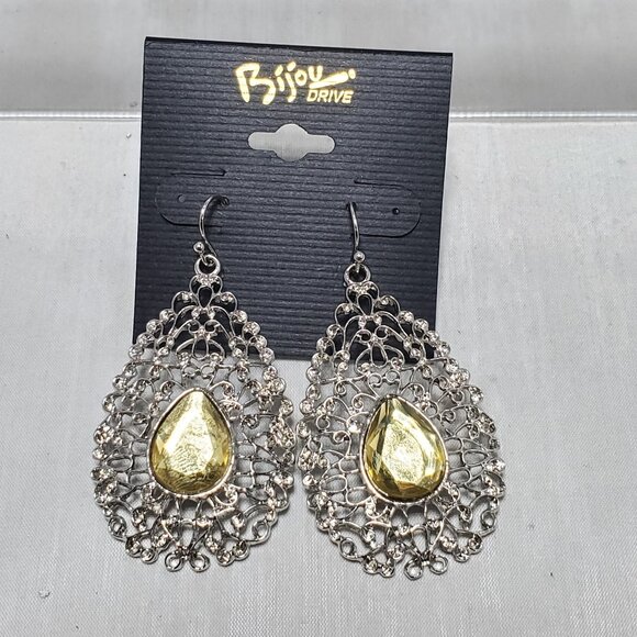 Bijou Silver-tone filigree dangle ear with teardrop-shaped golden-hued gemstone - Picture 5 of 5